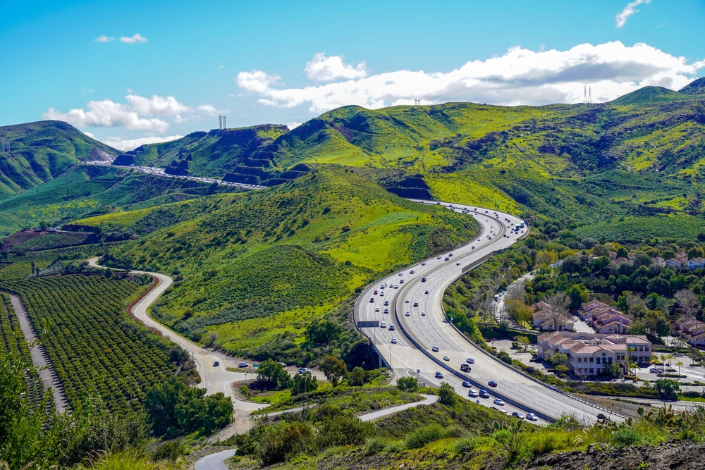 panoramic,101,ventura,highway,in,southern,california,winding,through,green